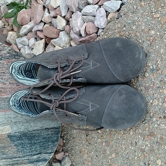 Toms desert wedge Castle Rock gray suede ankle boots women's 9 - Picture 3 of 9